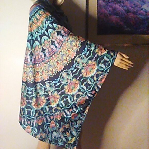 Beautiful Turquoise Flannel Top With Vibrant Mandella Sleeves Upcycled Reworked - Picture 3 of 6